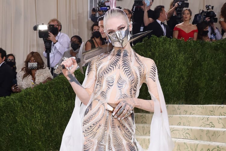 Grimes 表示不介意聲音被運用在 AI 生成曲目，但她會收取 50% 版稅