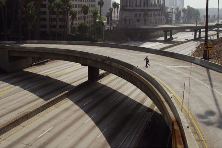 En 2014, cet artiste imaginait un skater rider au milieu d'un Los Angeles totalement vide