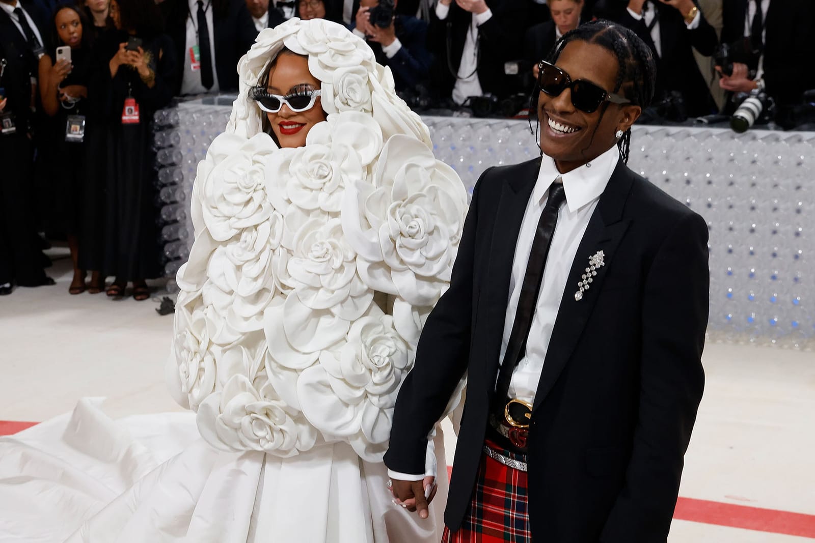 直擊 2023 Met Gala 盛會現場眾星造型：Rihanna、A$AP Rocky、Jennie、Doja Cat